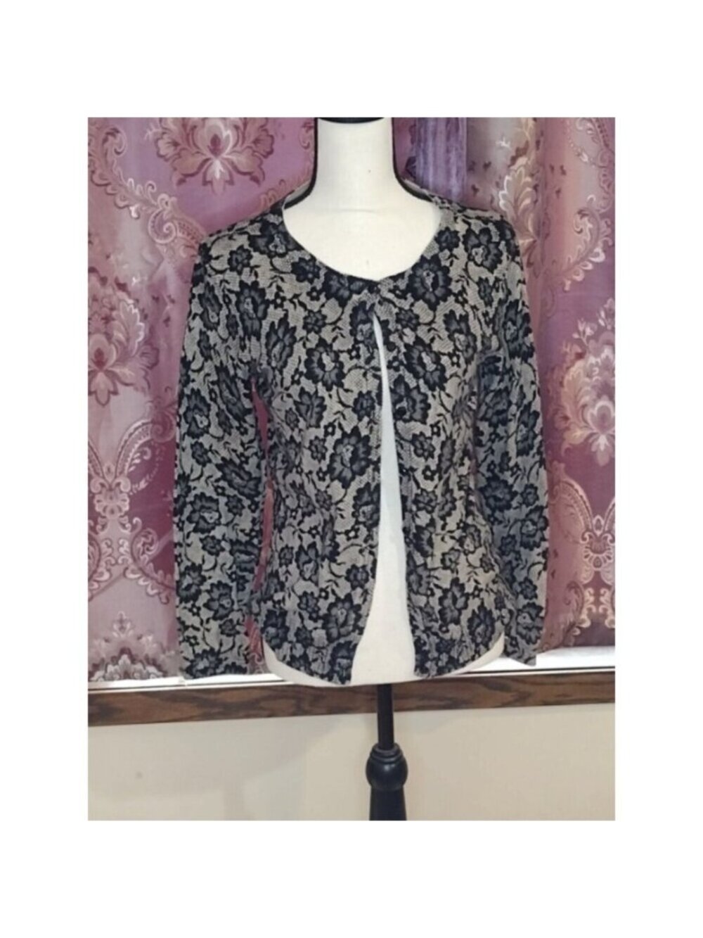 Studio Works Small Cardigan lace design